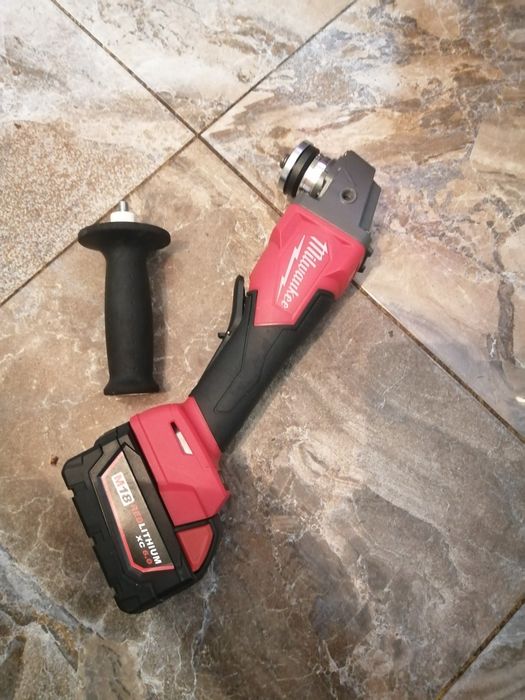 Flex cu variator Milwaukee cu baterie