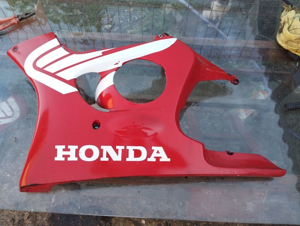 Vând carenaj honda cbr f3