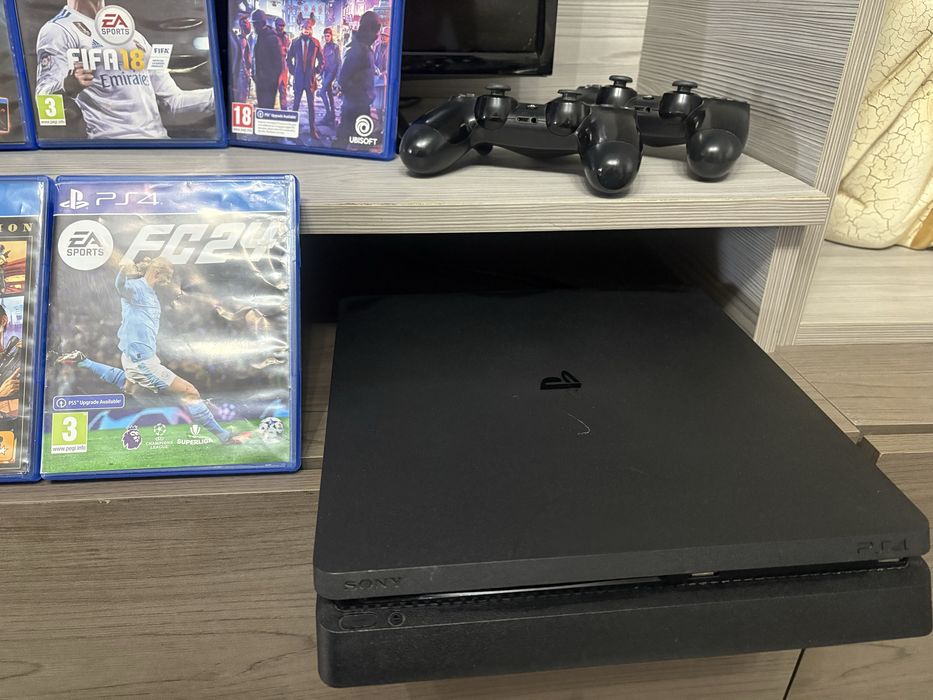 Se vinde PS 4 slim !