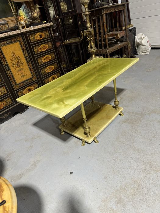 Masa pentru cafea din bronz cu blaturi de polirasina