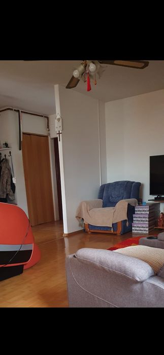 Vând apartament in Mioveni, central,negociabil