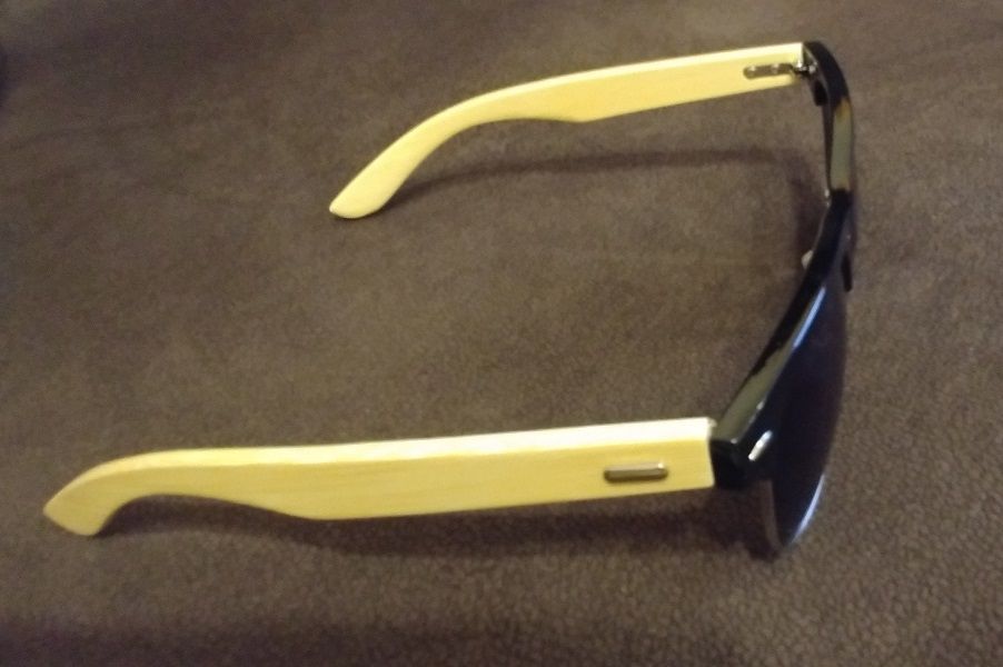 Страхотни слънчеви очила с дървени рамки