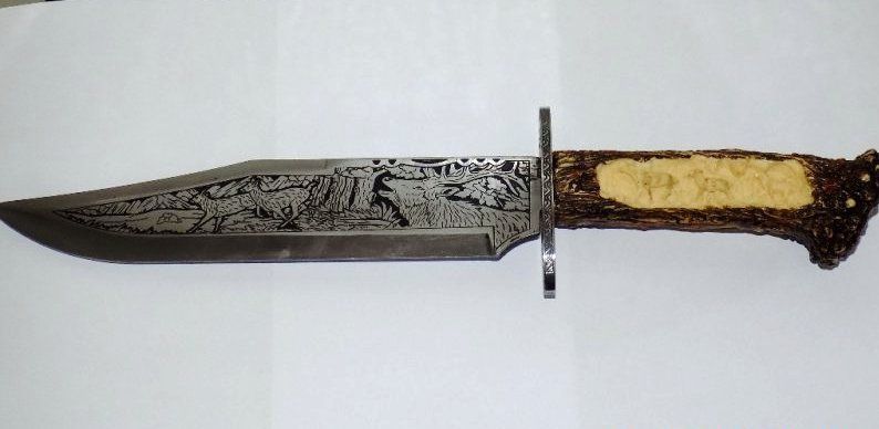 Гравиран ловен нож 23 х 38см - 2 размера
