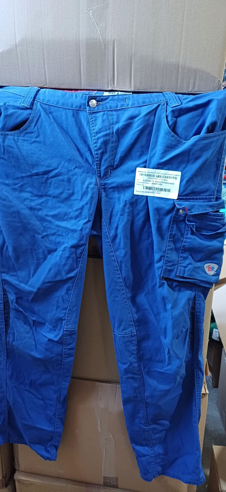 Salopete, pantaloni de lucru, bluze de salopetă, tricouri, halate etc