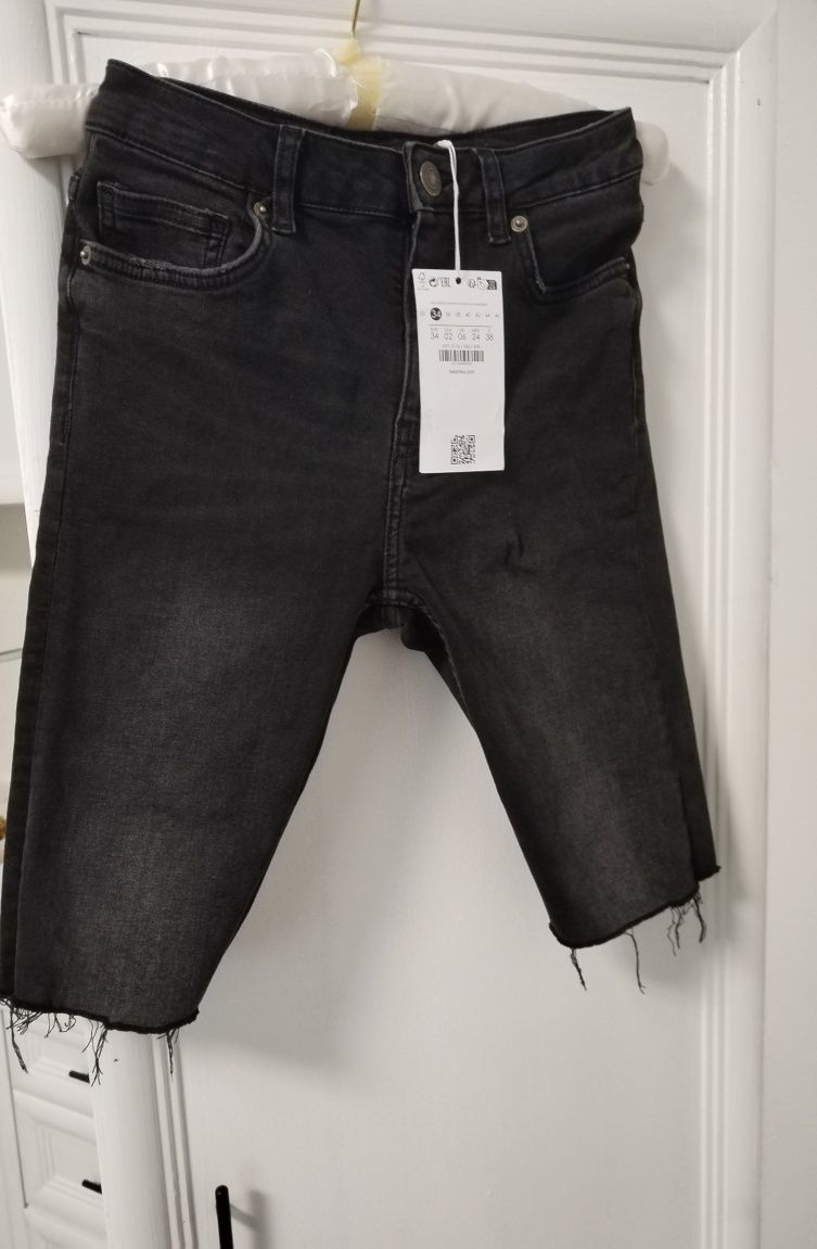 Къси дънки.  H&M,Bershka топ Guess