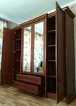 Продам шкаф и две одинаковые кровати с матрасами вместе