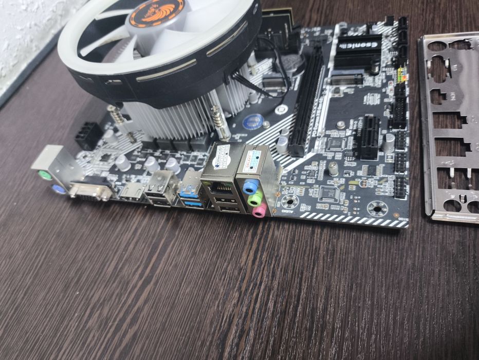 Esonic H510+i5 10400+16Gb