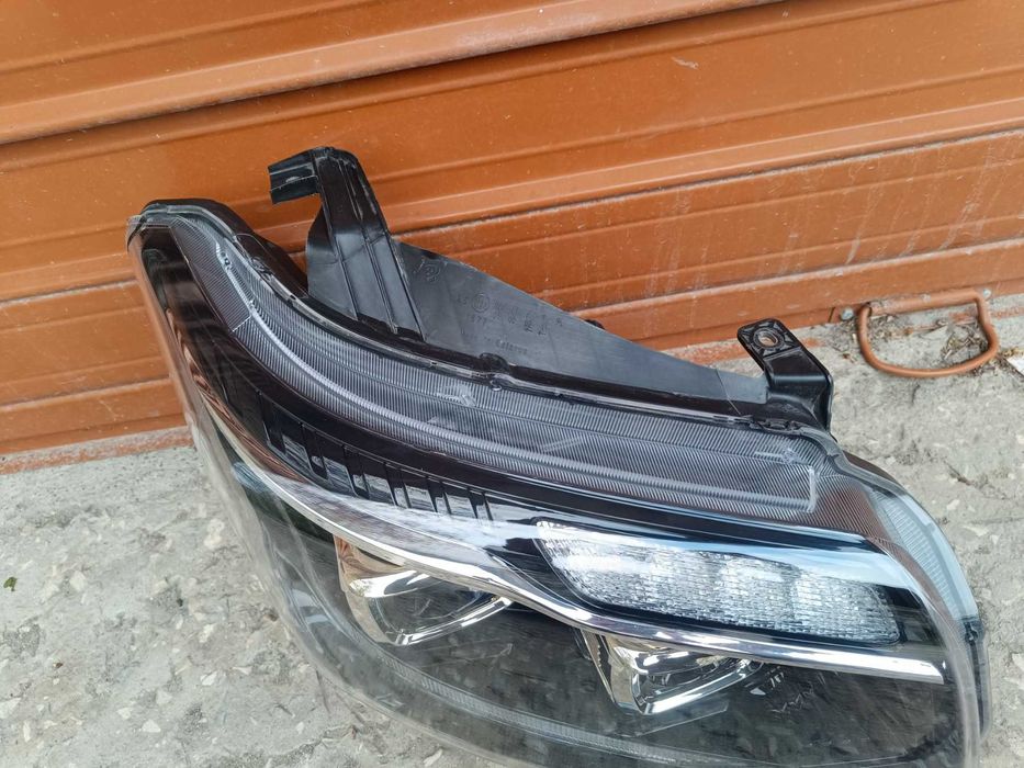 Продавам десен фар за GAZ Gazelle