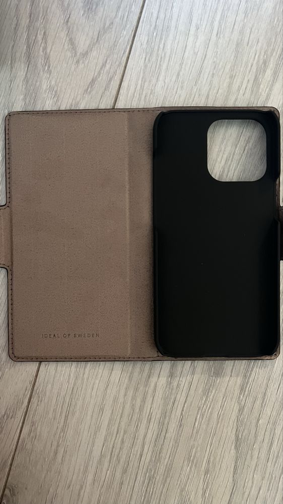 кожен калъв iphone 13 pro