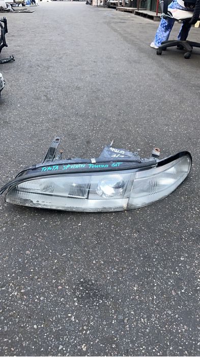 Левая фара на Toyota Sprinter Trueno GT