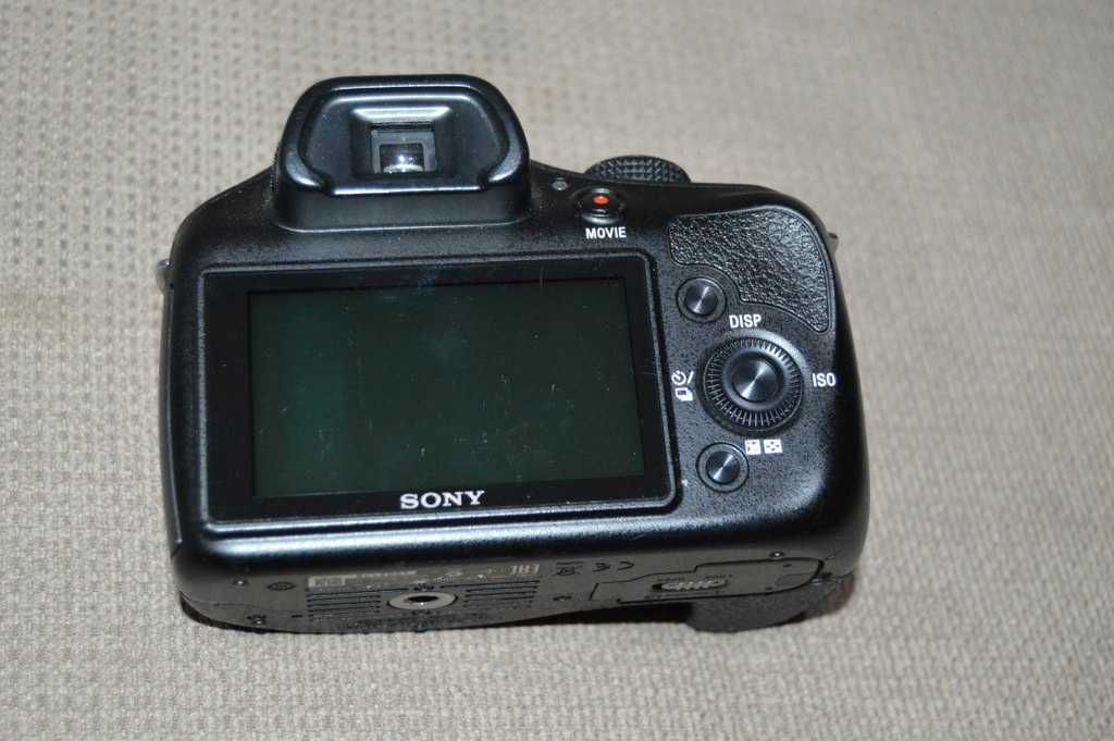 Aparat foto mirrorless Sony Alpha 3000 - Doar body 3600 cadre
