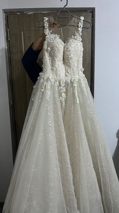 Vând rochie mireasa cu eticheta