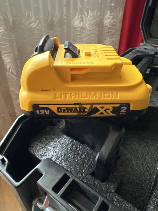 Laser DeWalt DCE089D1G-QW