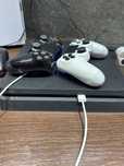 Продам  Sony PS4 с двумя джойстиками, все в хорошем состоянии работает