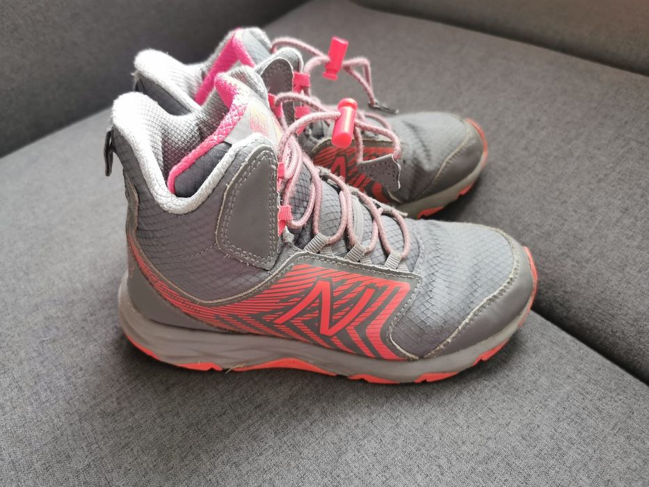 New Balance , Converse, Nike