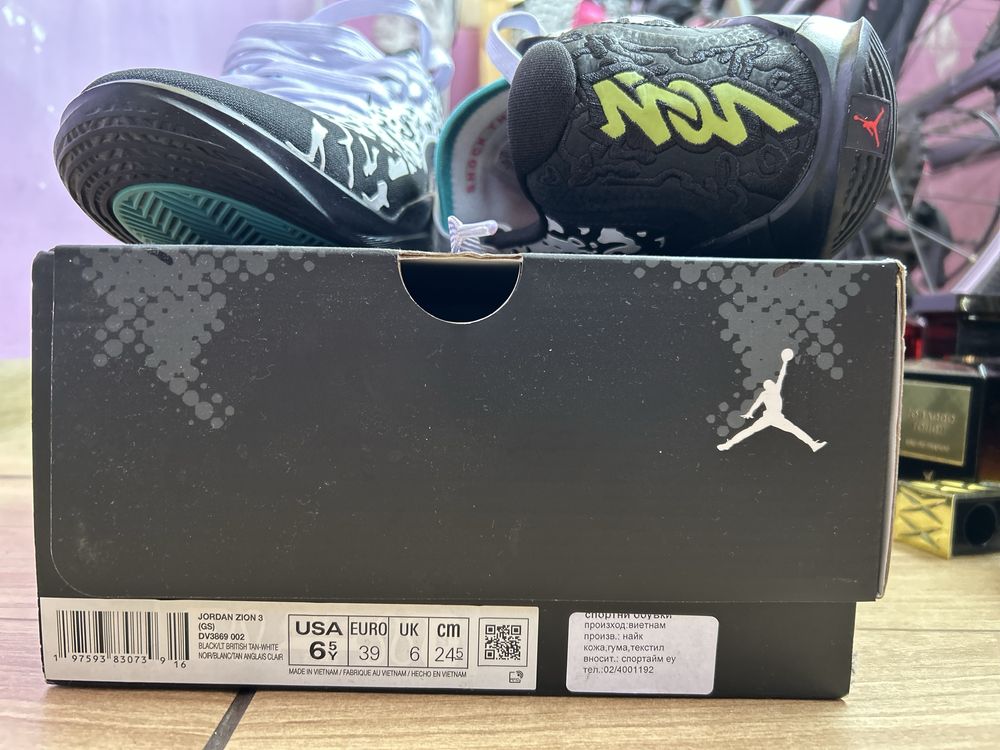 Nike Jordan Zion 3  39 номер