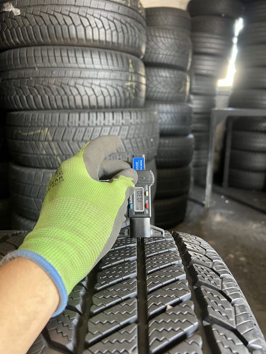 2 anvelope de iarna 215/70/15C Barum 10 mm!