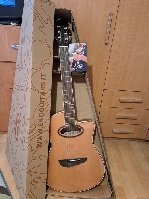 Електро акустична китара Eco slim