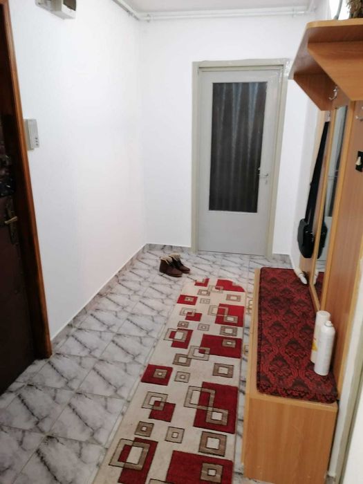 TOMIS 3, Apart. 2 camere dec., et. 1/4, centrală gaze, 2 balcoane