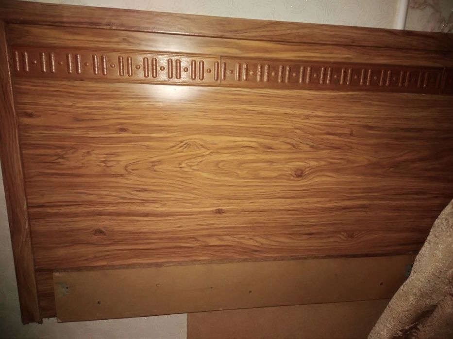 Продам!кровать+2 тумбочки