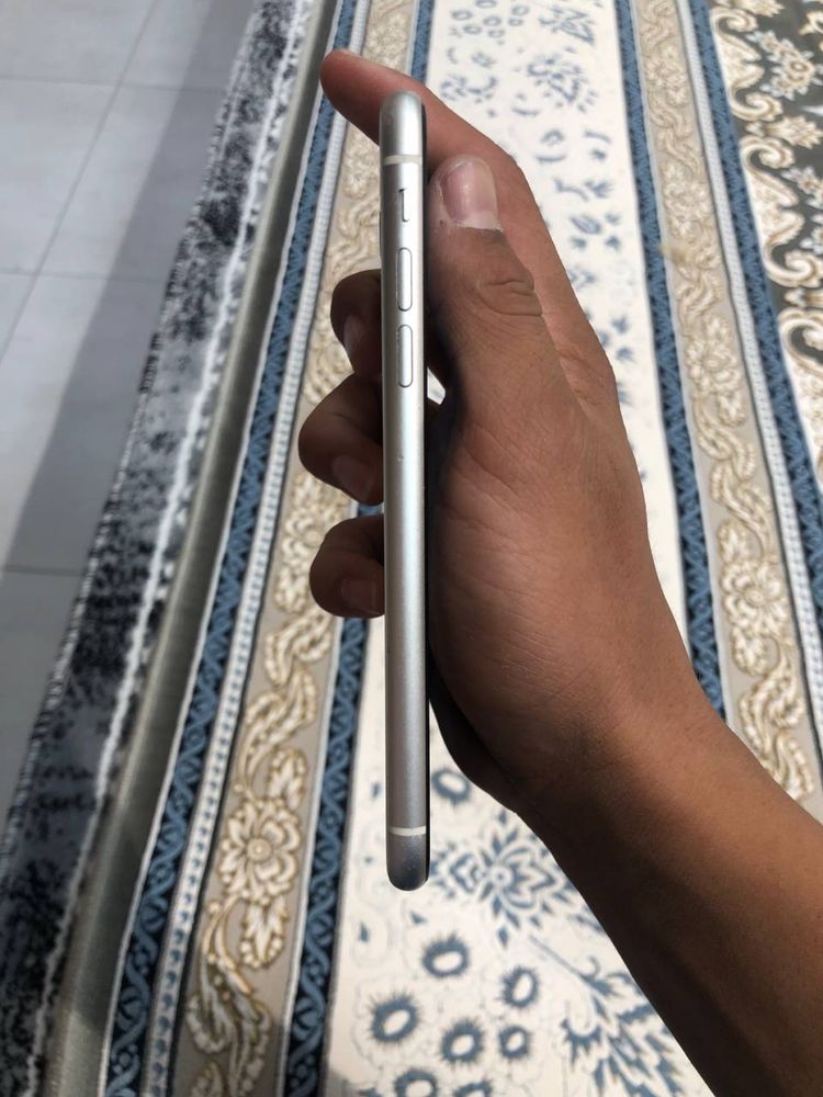 Ideal holatdagi iphone 11 modeli