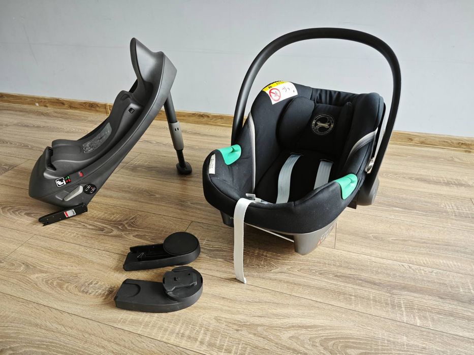 Комплект столче за кола Cybex, база и адаптори