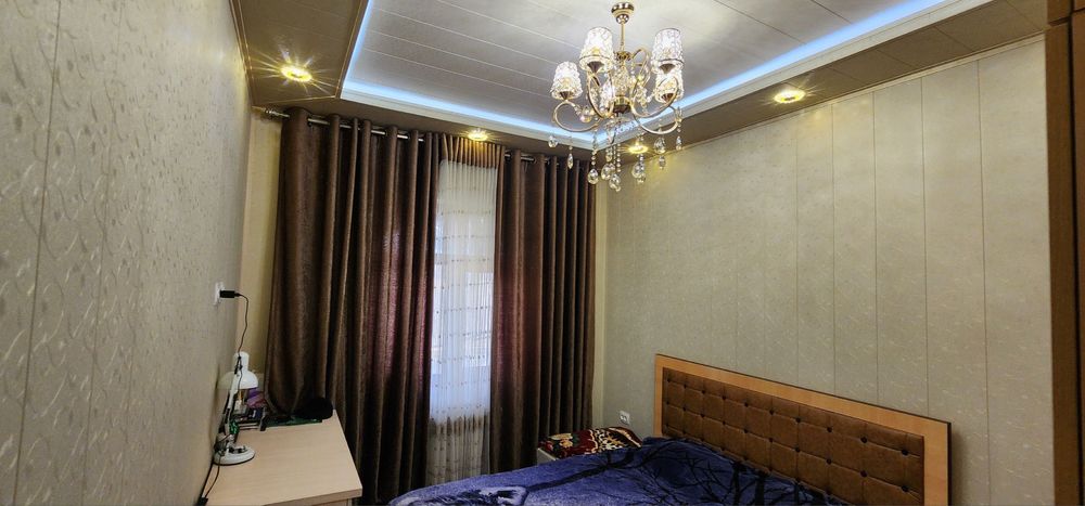 Uy sotiladi srochna 3 xonali yevro remont. xokimiyat yonida