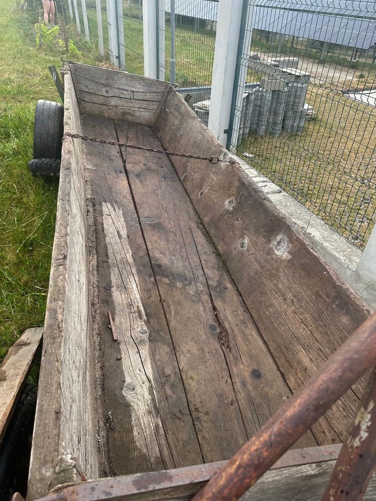 Vand caruta pentru tractor
