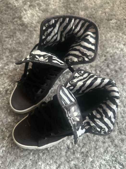 Дамски кецове Adidas