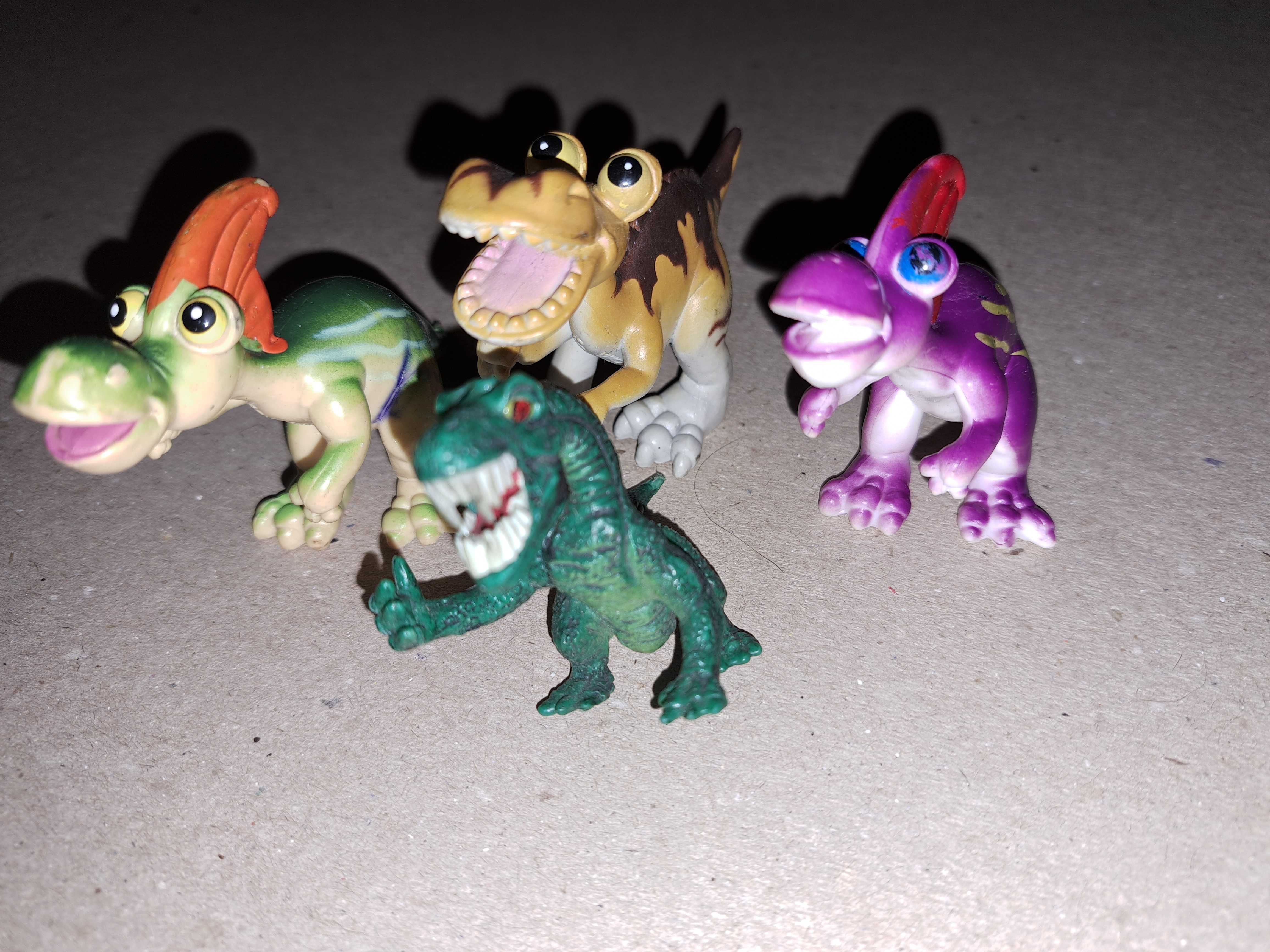 Фигурки динозаври за игра