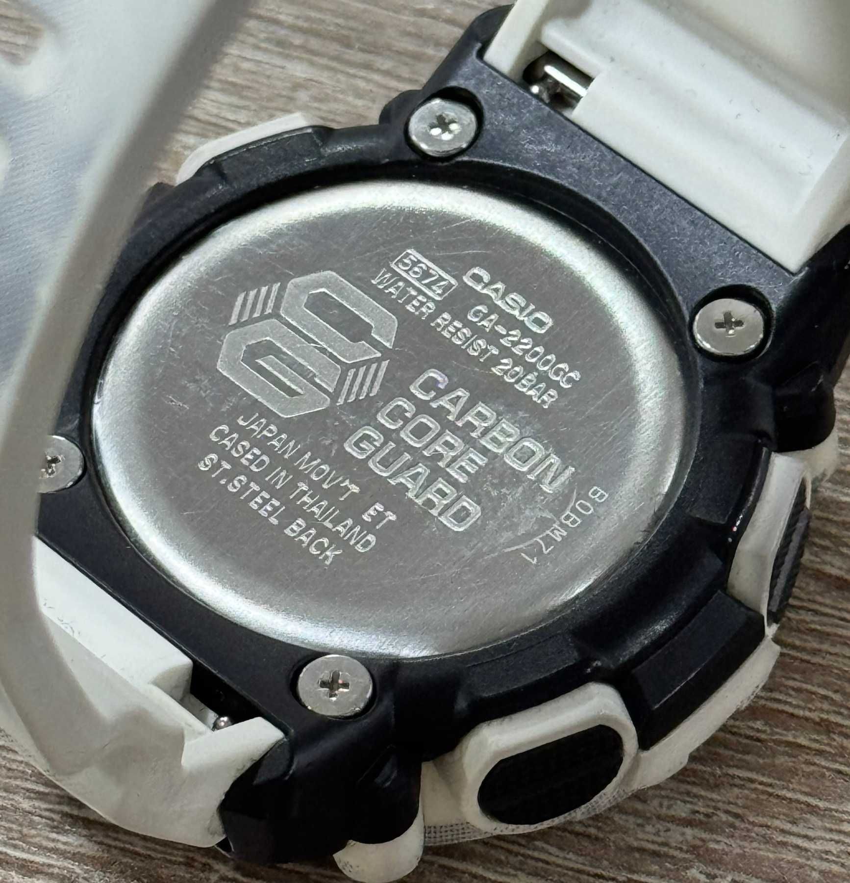 Часовник Casio G-Shock GA-2200GC
