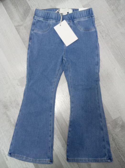 Blugi evazați, pentru fetite, marca Zara, mărime 110cm(5ani)