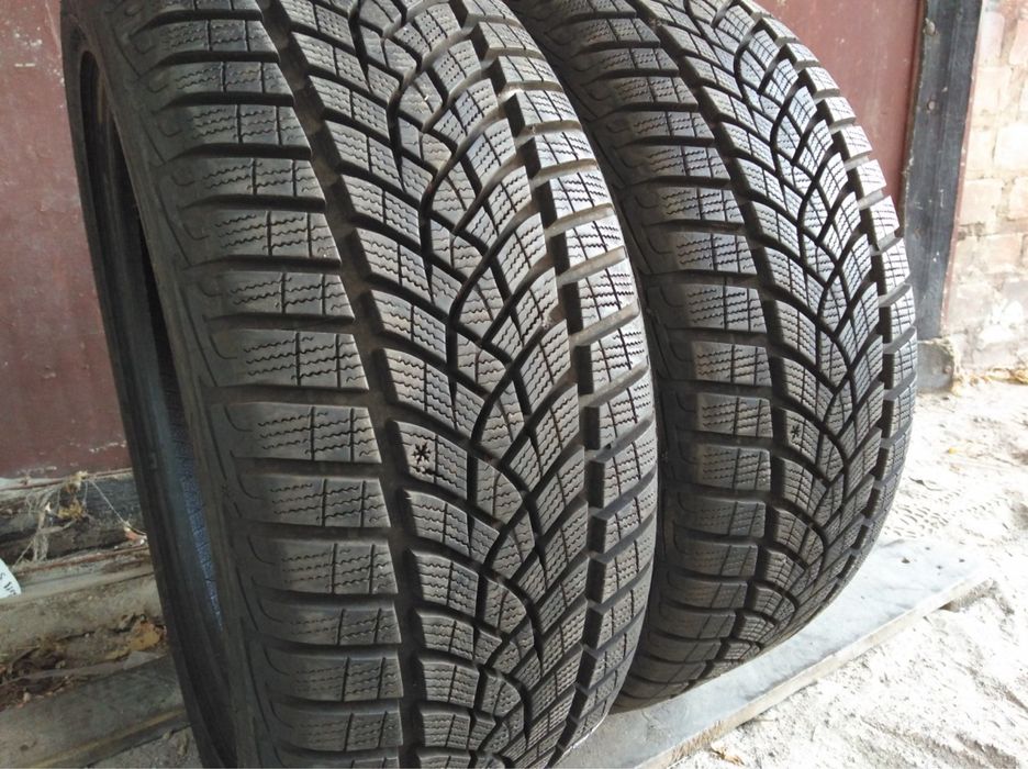 Мишелин PS4 245/40/19 и 275/35/19 , Goodyear Ultragrip 245/45/18DOT 21