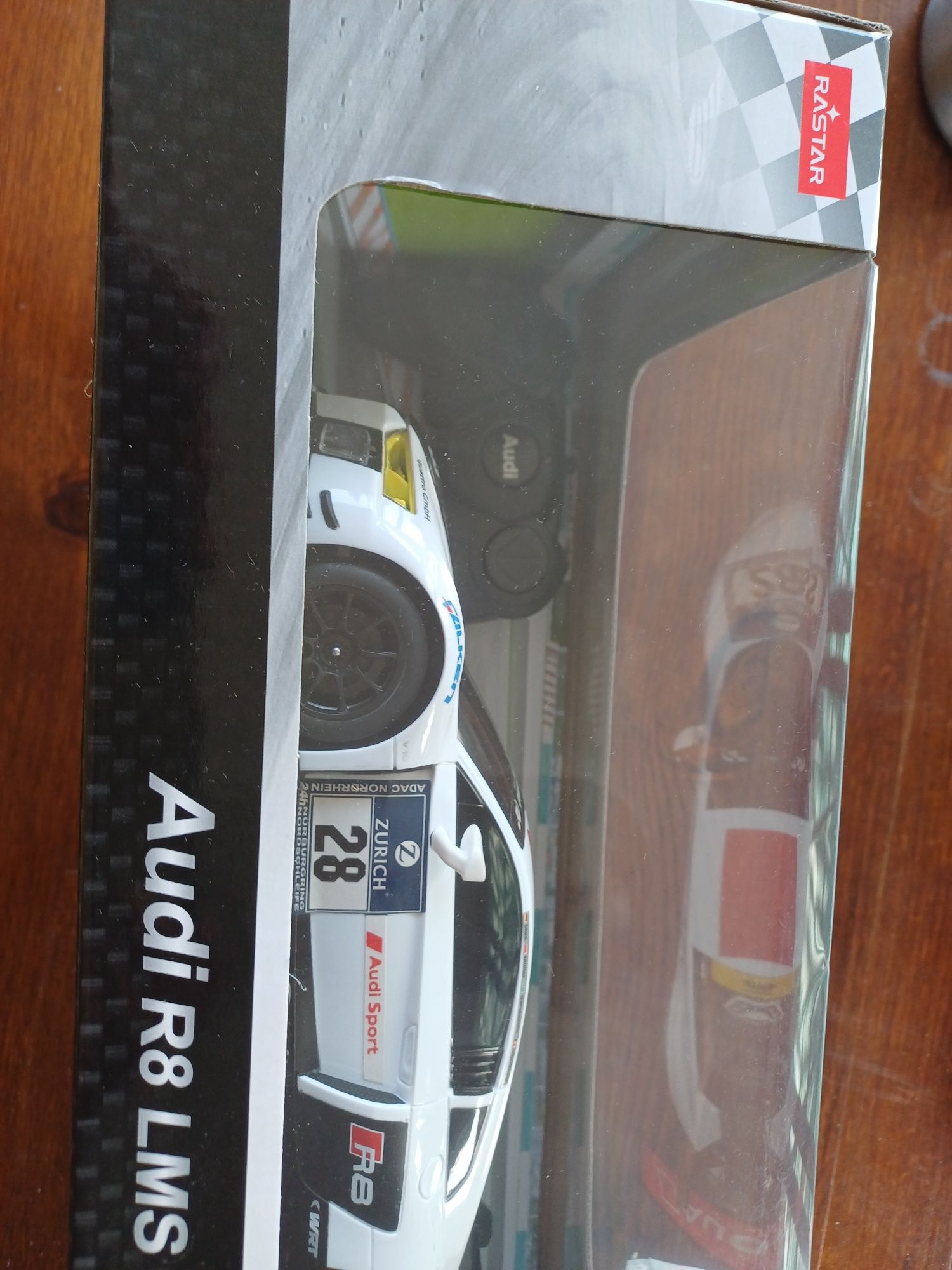 Кола с дистанционна управление Audi R8 LMS