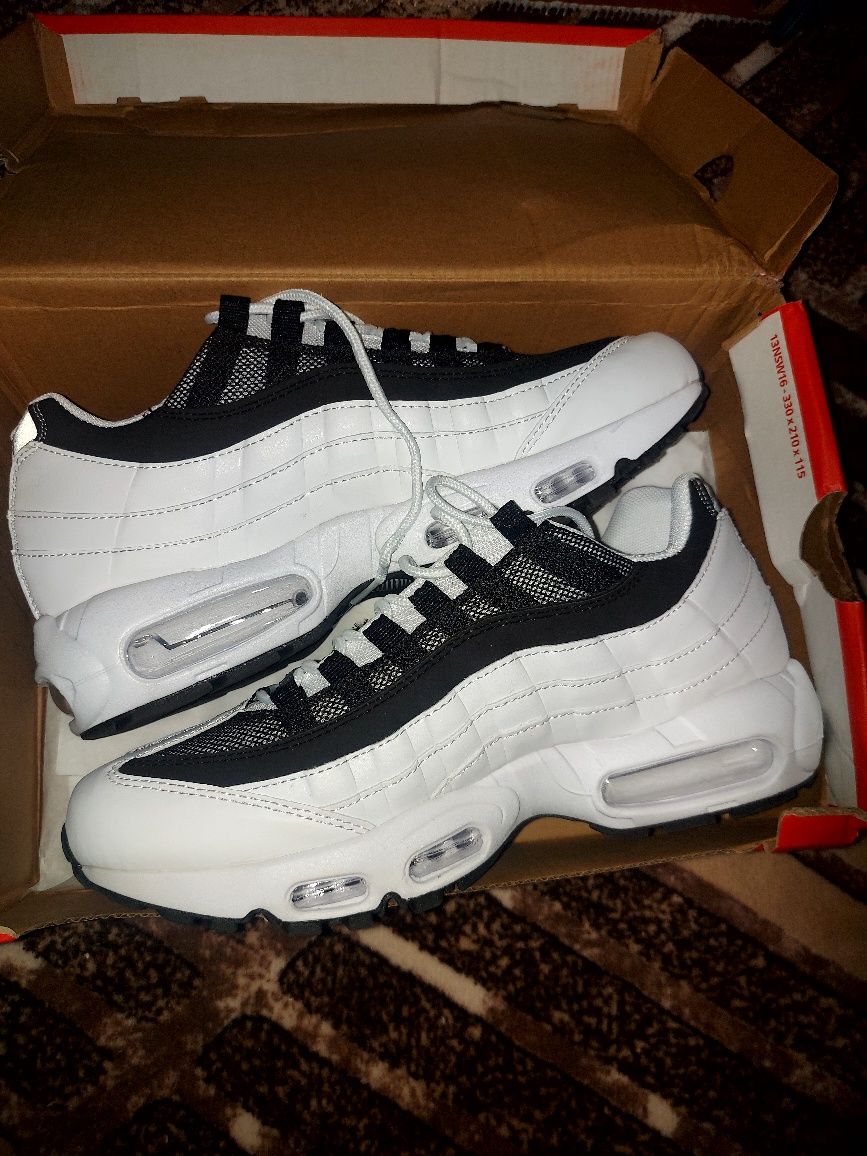 nike airmax 95 .