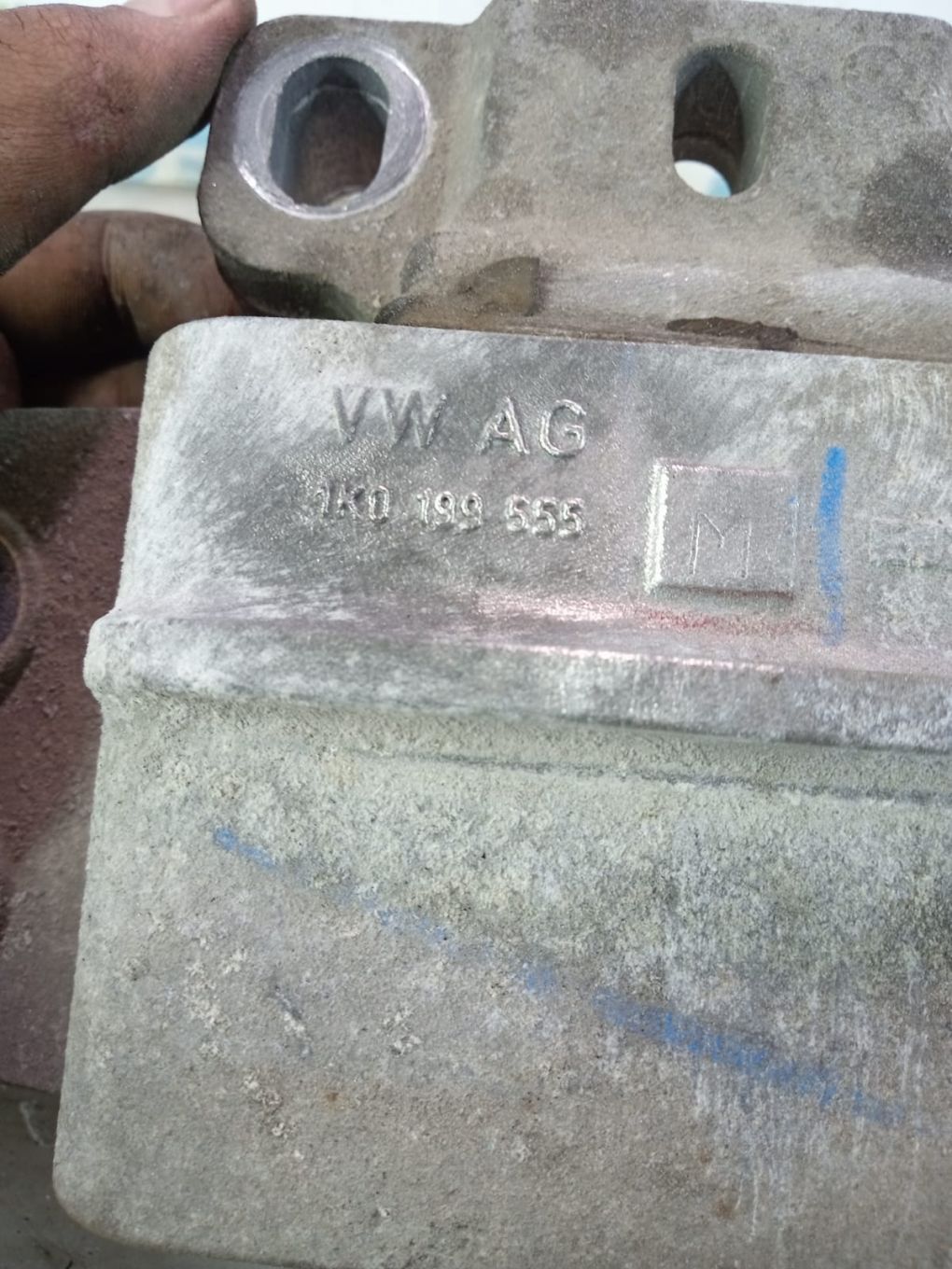 Suport motor 1.9 tdi bls 1K0199555 Audi A3 8P/8PA [facelift] [2004 -