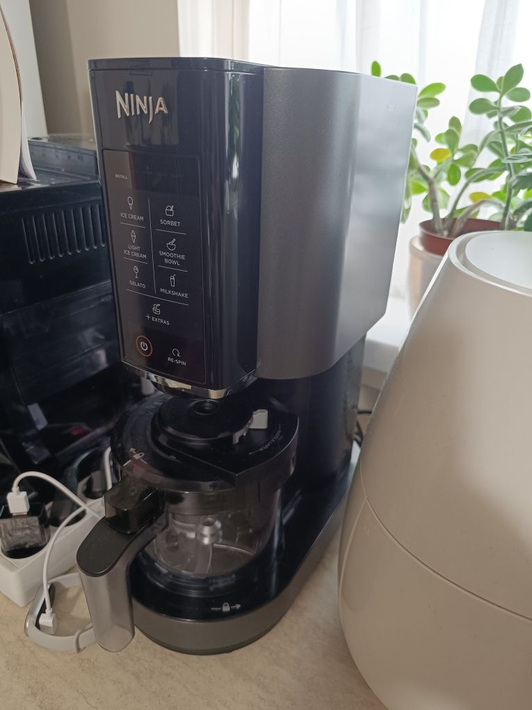 Ninja aparat înghețată