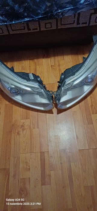 Faruri ford focus mk 3 xenon cu lumina de zi led