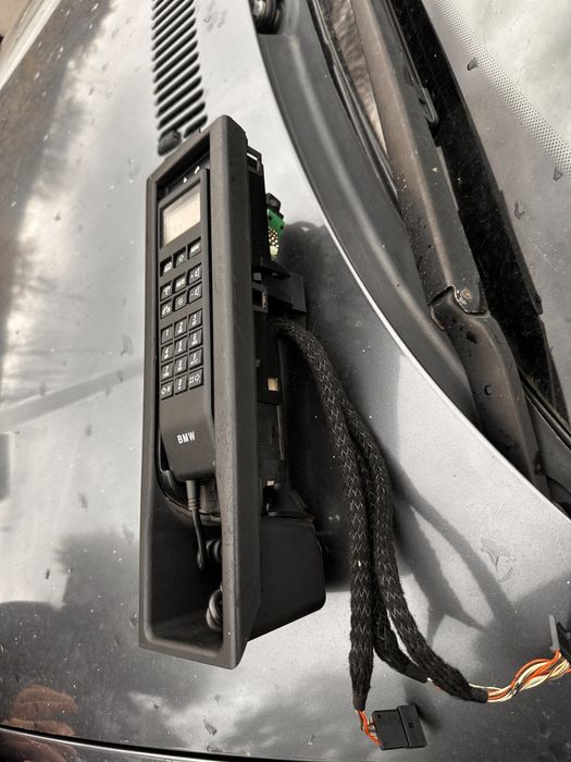 Vand telefon  bmw e46  200 lei