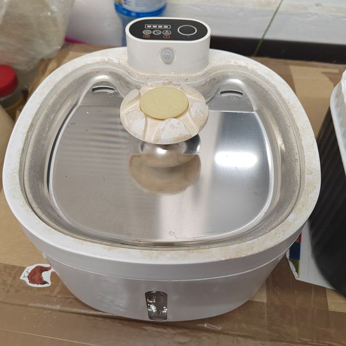 Фонтан за вода 2 броя за котка