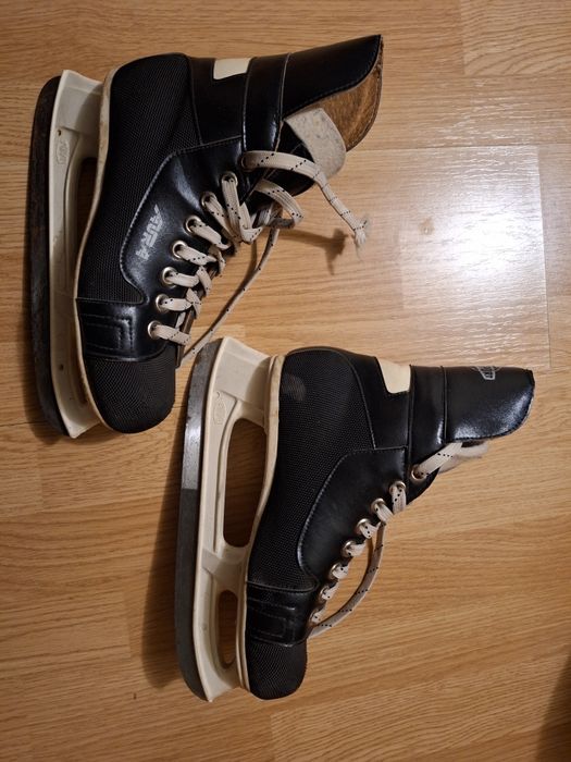 Patine masura 35-36 firma Intersport