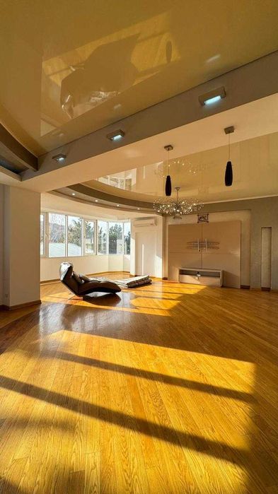 4-комнатная квартира · 252 м² · 3/6 этаж, Шукшина 71