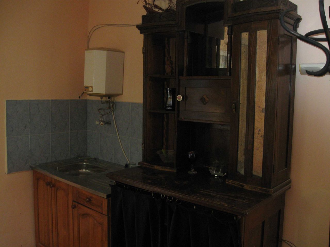 Дава се под наем Къща в София, Кремиковци - 60 кв.м за 153 € - Снимка #1