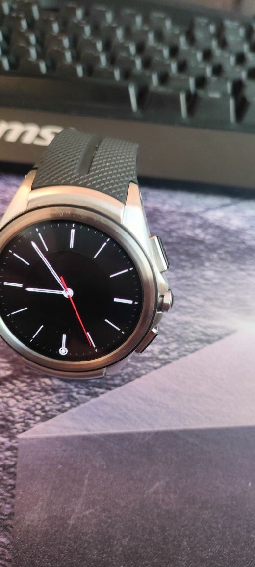 Продам LG Watch Urbane 2nd Edition