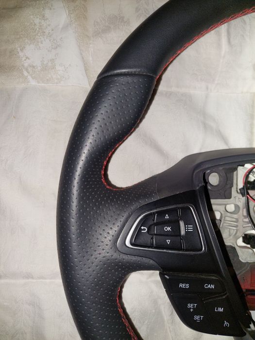 Unicat/Nou! Volan focus ST cu Incalzire/pilot ford kuga,c-max,ecosport