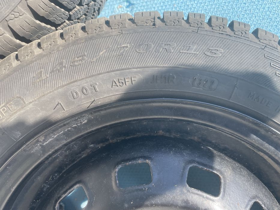 Продавам 4 зимни гуми DEBICA FRIGO 2 MS 145/70R13 71T с DOT 2322