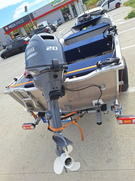 Barca cu motor Linder Sportman 400 si yamaha 25 cp
