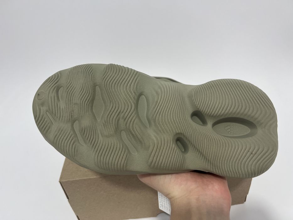 Yeezy foam runner stone salt ( travis , nike , jordan nike dunk rick)