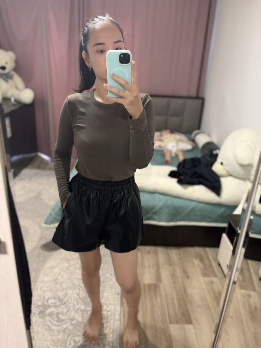 Шорты кожанные женские