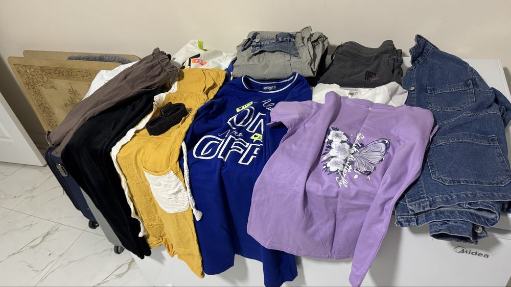 Отдам веши на девочку 10-11 лет